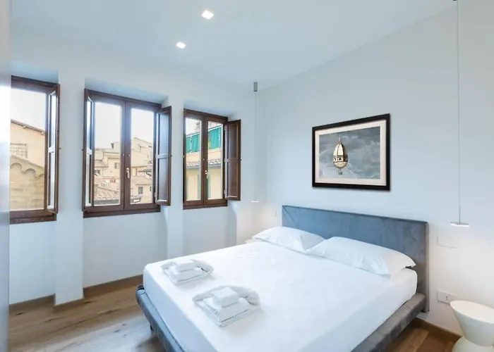 Ponte Vecchio Luxury Flat *